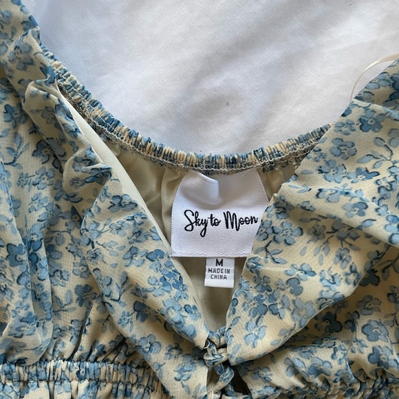 Sky to the Moon floral balloon sleeve lace front top - Picture 3 of 3